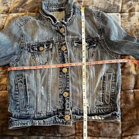American Eagle Medium Rugged Distressed Blue Denim Cropped Jean Jacket - Picture 11 of 11